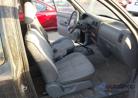 1996 Toyota Tacoma Xtracab from USA, damaged, VIN 4TAVL52N7TZ114026